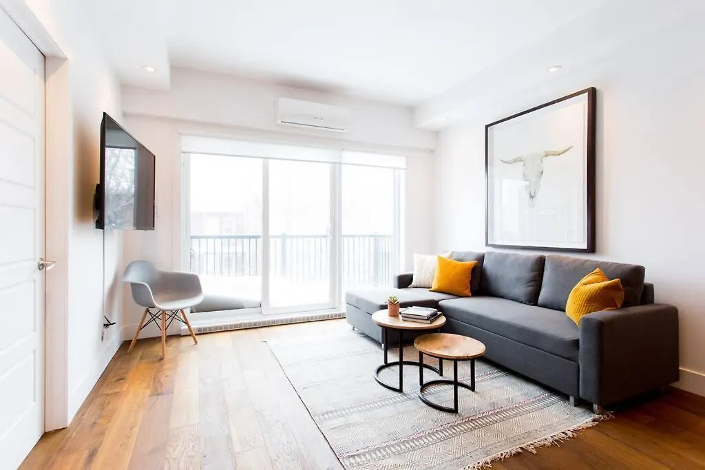 Sleek Condo In The Heart Of Little Italy By Den Stays Montreal 0*,